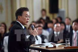 Tỷ lệ ủng hộ Tổng thống Hàn Quốc Moon Jae-in sụt giảm 4 tuần liên tiếp