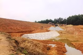 Hai chị em chết đuối ở đập nước đang thi công