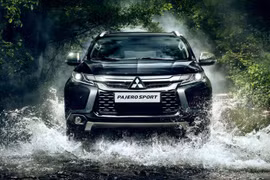 Ô tô SUV Mitsubishi giảm 180 triệu đồng, 'quyết chiến' Toyota Fortuner