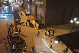 Hà Nội: Người phụ nữ nghi nhảy lầu tự tử từ tầng 19 chung cư