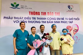 Cuộc mổ "cân não" sửa chữa trái tim bé sơ sinh chỉ nhỏ bằng... quả tim gà