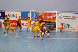 Clip "mưa" bàn thắng của Quảng Nam vào lưới Vietfootball