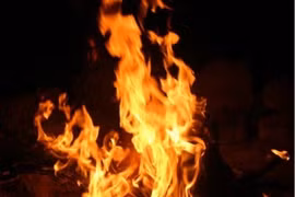 Vụ con tưới xăng đốt cha: Một người chết, 3 bỏng nặng