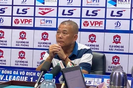 HLV HAGL lý giải vì sao "giam" Tuấn Anh, Xuân Trường cả trận