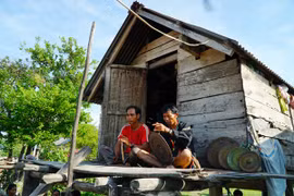 Chiêng làm bằng vỏ… thùng phuy