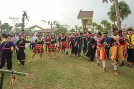 16 dân tộc tham gia "Ngày hội gia đình"
