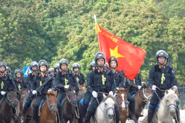 Thủ tướng và Chủ tịch Quốc hội dự Lễ ra mắt Đoàn Cảnh sát cơ động Kỵ binh