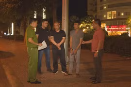 Triệt phá băng nhóm chuyên dàn cảnh đón khách để móc túi