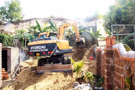 "Xẻ thịt" đất công Khu kinh tế Nhơn Hội: Có hay không cán bộ tham gia chiếm đất?