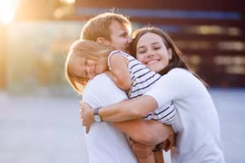 Một số thói quen thời hiện đại khiến hôn nhân gia đình tan vỡ