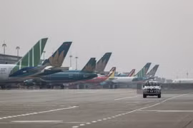 2 dự án sửa đường băng sân bay trị giá 4.210 tỉ: Tiêu chí nào để gửi vàng?