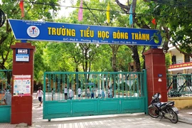 Bắt giam hiệu trưởng một trường tiểu học vì rút khẩu phần ăn của học sinh