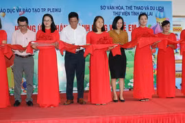 Khai mạc chương trình "Cùng các em đọc sách"