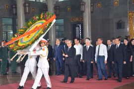 Đồng chí Trần Quốc Hương, tấm gương sáng để lại