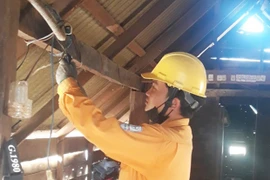 Điện về làng căn cứ cách mạng