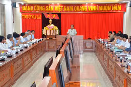 Phó Bí thư Tỉnh ủy Châu Ngọc Tuấn duyệt nội dung Đại hội Đảng bộ huyện Chư Prông