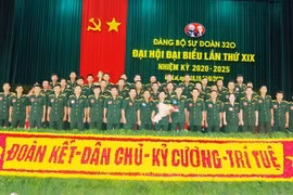 Đại tá Lê Văn Hùng tái đắc cử Bí thư Đảng ủy Sư đoàn 320