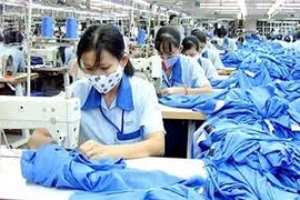 Đề xuất chính sách bảo đảm quyền lợi cho lao động nữ