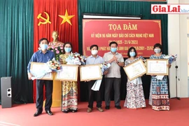 Tọa đàm Kỷ niệm 96 năm Ngày Báo chí cách mạng Việt Nam và 20 năm phát hành ấn phẩm Báo ảnh Gia Lai