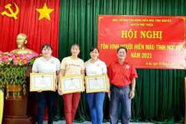 Phú Thiện: Tôn vinh 58 tập thể, cá nhân trong phong trào hiến máu tình nguyện