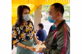 Thăm và trao tiền hỗ trợ cho gia đình 2 trẻ bị đuối nước tại TP. Pleiku