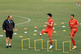 Đội hình đội tuyển Việt Nam đấu Malaysia: Trọng Hoàng đá tiền vệ trung tâm?