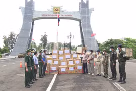 Đức Cơ hỗ trợ huyện Ozadav-Campuchia phòng-chống Covid-19