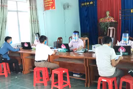 Ngân hàng Chính sách Xã hội tháo gỡ khó khăn cho khách hàng