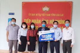 Gia Lai: Tiếp nhận 700 triệu đồng ủng hộ phòng-chống dịch Covid-19