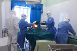 Quảng Ngãi: Một sản phụ là F0 sinh con trong khu điều trị Covid-19