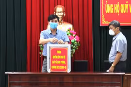 Các địa phương quyên góp phòng-chống Covid-19