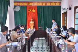 Báo Gia Lai làm việc với huyện Mang Yang về công tác phát hành báo Đảng