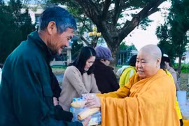 Ni trưởng giàu lòng thiện nguyện