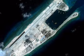 Việt Nam lên tiếng việc tàu trinh sát và máy bay Trung Quốc được phát hiện tại đá Chữ Thập