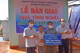Ia Grai: Bàn giao 2 căn nhà tình nghĩa cho hộ nghèo