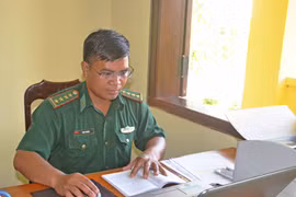 Đinh ƠRing: Cán bộ chính trị gương mẫu