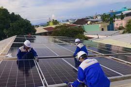 Phát triển điện mặt trời - thừa hệ lụy, thiếu kiểm soát: Nỗi lo xử lý môi trường