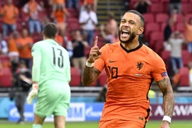 Tỏa sáng ở Euro 2020, Memphis Depay gia nhập Barcelona với giá 0 đồng