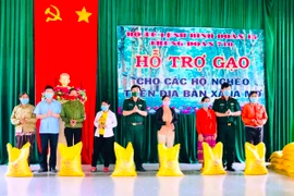 Hạt gạo nghĩa tình