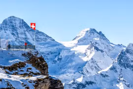 Máy bay rơi trên núi ở miền Đông Thụy Sĩ, 5 người thiệt mạng