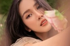 "Á hậu học giỏi" Phương Anh tung ảnh gợi cảm