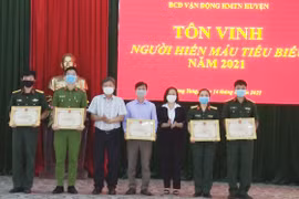 Mang Yang tôn vinh người hiến máu tình nguyện