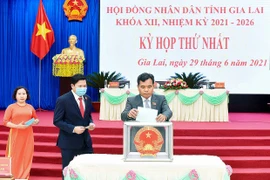 Kỳ họp thứ nhất HĐND tỉnh Gia Lai khóa XII kiện toàn các chức danh chủ chốt của HĐND và UBND