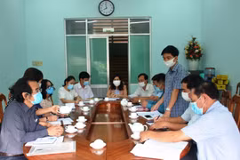 Báo Gia Lai làm việc với huyện Chư Prông về công tác phát hành báo