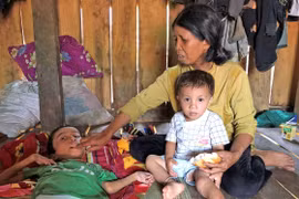 Những đứa trẻ khuyết tật ở Hà Tây