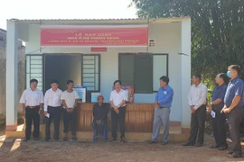 Bàn giao 7 căn nhà trong chương trình "Mái ấm biên cương"