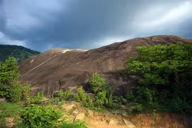 Đăk Lăk: Cặp hòn đá Voi Cha, Voi Mẹ và truyền thuyết về "hòn đá biết đi" ở xã Yang-tao