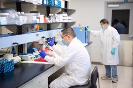 Cuộc đua vắc-xin Covid-19 thế hệ mới