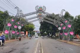 Pleiku tháo gỡ 195 m dải phân cách