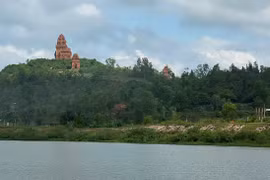 Viết dưới hạ nguồn sông Côn